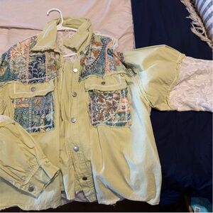 POL Yellow lace jacket and floral detail
